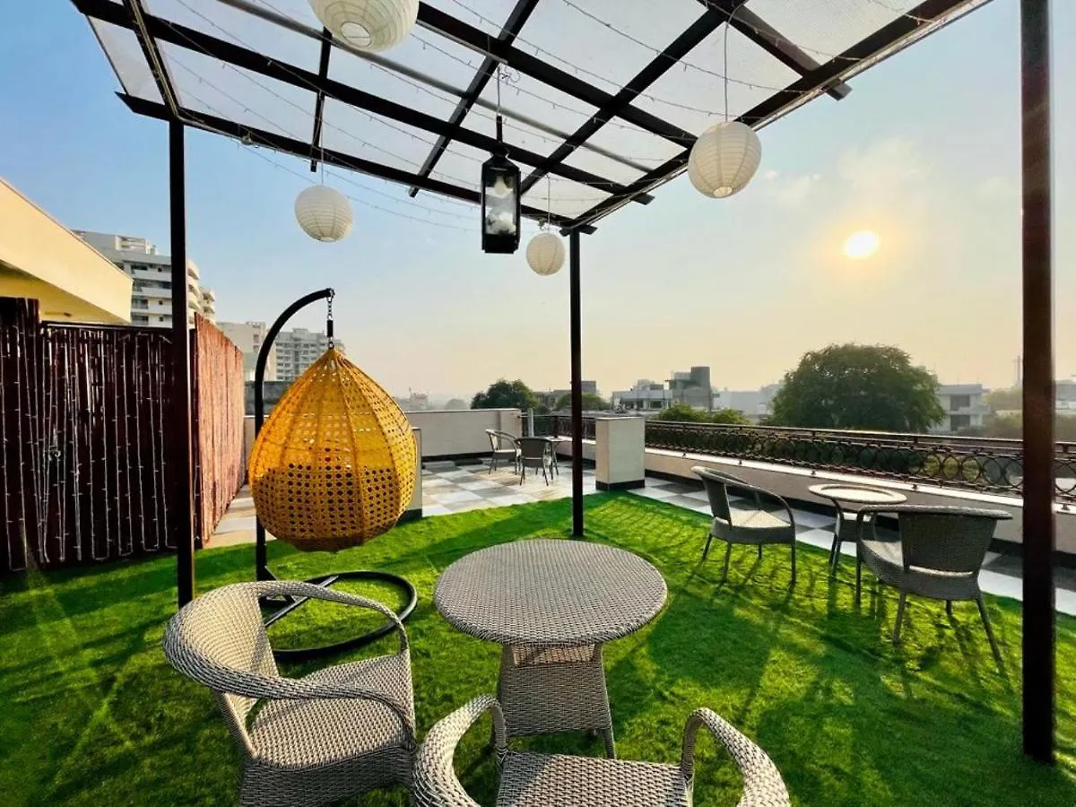 Διαμέρισμα Bluo Studio2 Golf Course Road - Gym, Terrace Garden Γκουργκάον